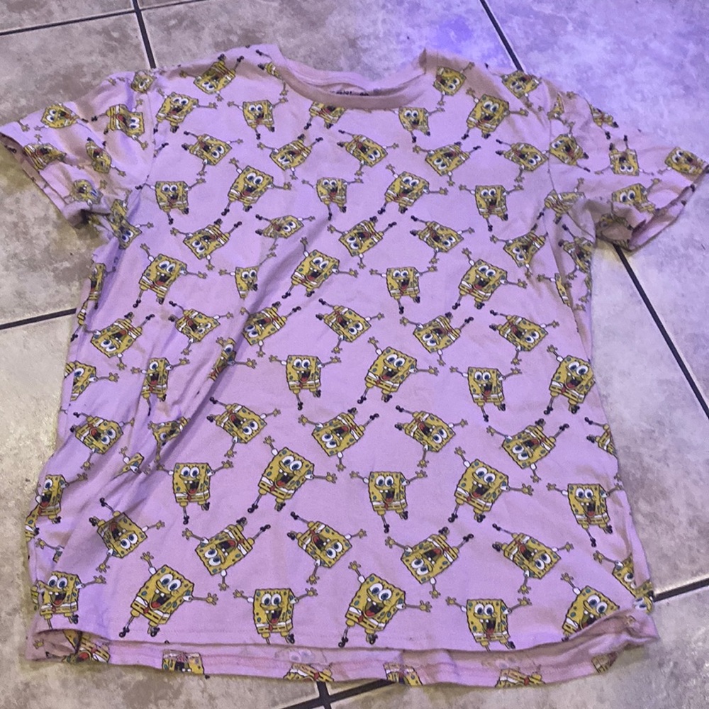 Light pink Nickelodeon SpongeBob shirt.